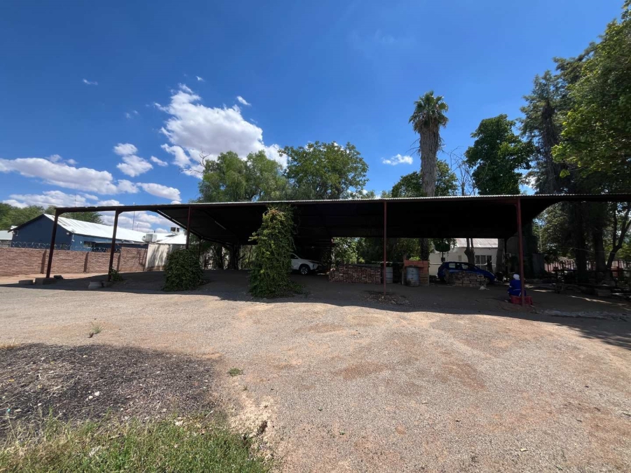3 Bedroom Property for Sale in Kanoneiland Northern Cape